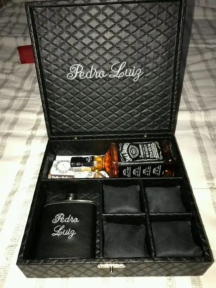 Caixa personalizada para padrinhos