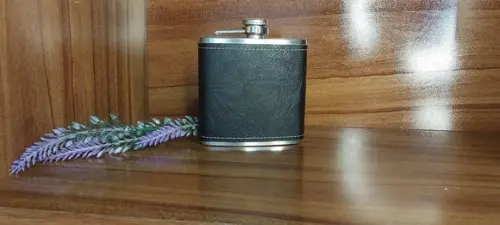 Cantil em Couro Liso Personalizado