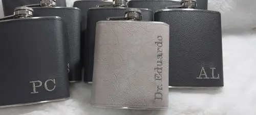 Cantil em Couro Liso Personalizado
