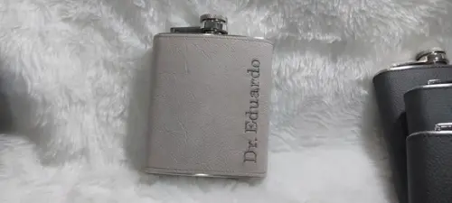 Cantil em Couro Liso Personalizado