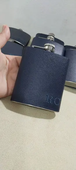 Cantil em Couro Personalizado