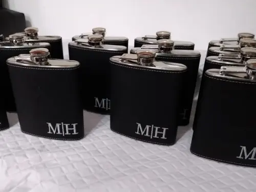 Kit Padrinho Nécessaire e Cantil em Couro.