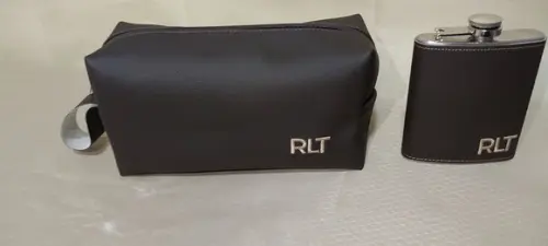 Kit Padrinho Nécessaire G e Cantil em Couro.