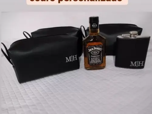 Kit Padrinho Nécessaire e Cantil em Couro.