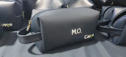 Necessaire em Couro Azul Marinho Alca Redonda