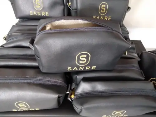 Necessaire em Couro com Logo Bordado Corporativo