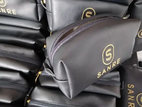 Necessaire em Couro com Logo Bordado Corporativo