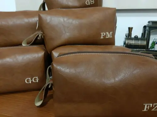 Necessaire em Couro Diversas Cores