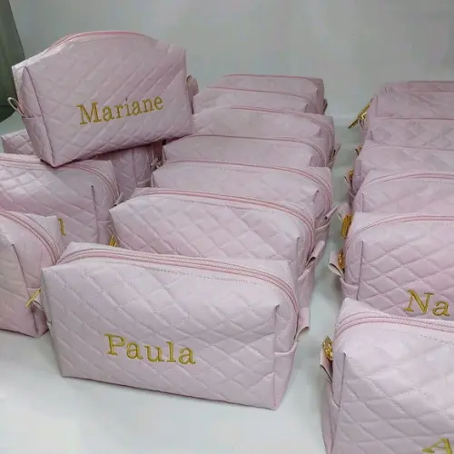 Necessaire em couro personalizada