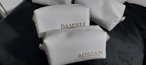 Necessaire em Couro Personalizada