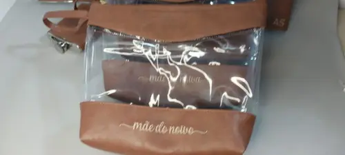 Necessaire em Couro Personalizada