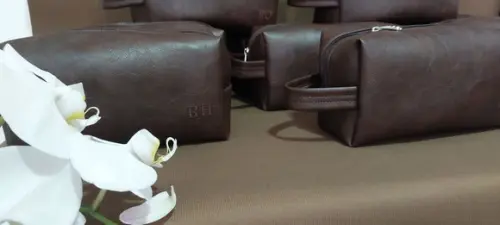 Necessaire em Couro Personalizada