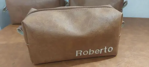 Necessaire em Couro Personalizada