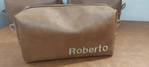 Necessaire em Couro Personalizada