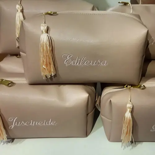 Necessaire em Couro Personalizada