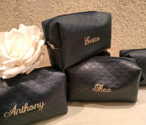 Necessaire em couro personalizada com no