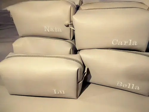 Necessaire Madrinha em Couro Fendi