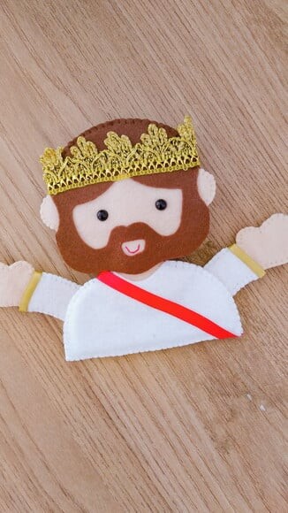 Broche Jesus em Feltro
