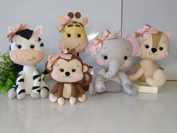 Kit Safari em Feltro Menina