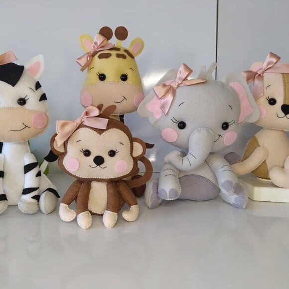 Kit Safari em Feltro Menina