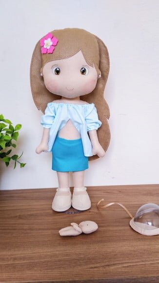 Boneca Grávida em Feltro com Barriga Transparente - 40cm