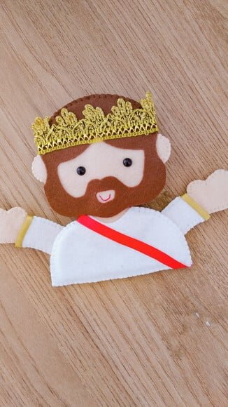 Broche Jesus em Feltro