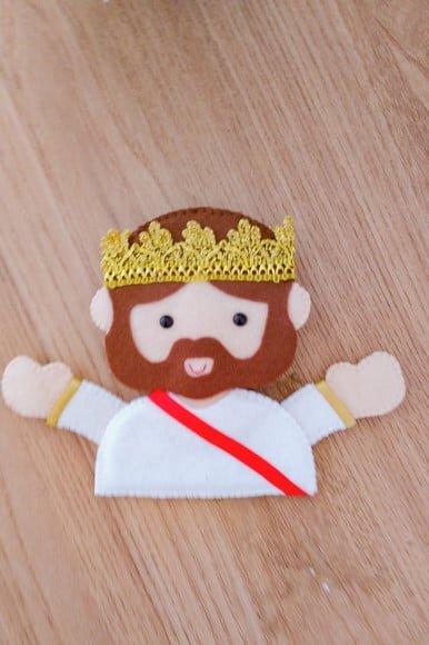 Broche Jesus em Feltro