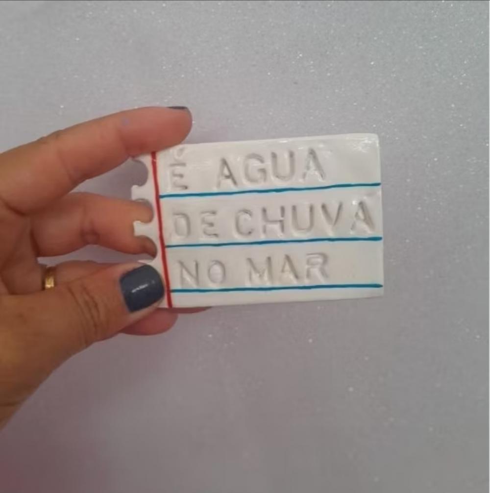 🌊 Ímã/placa decorativa “É água de chuva no mar” – Ce