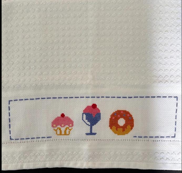 Pano de Copa/ Cozinha Bordada em Ponto Cruz Docinhos 🍩🧁🍨