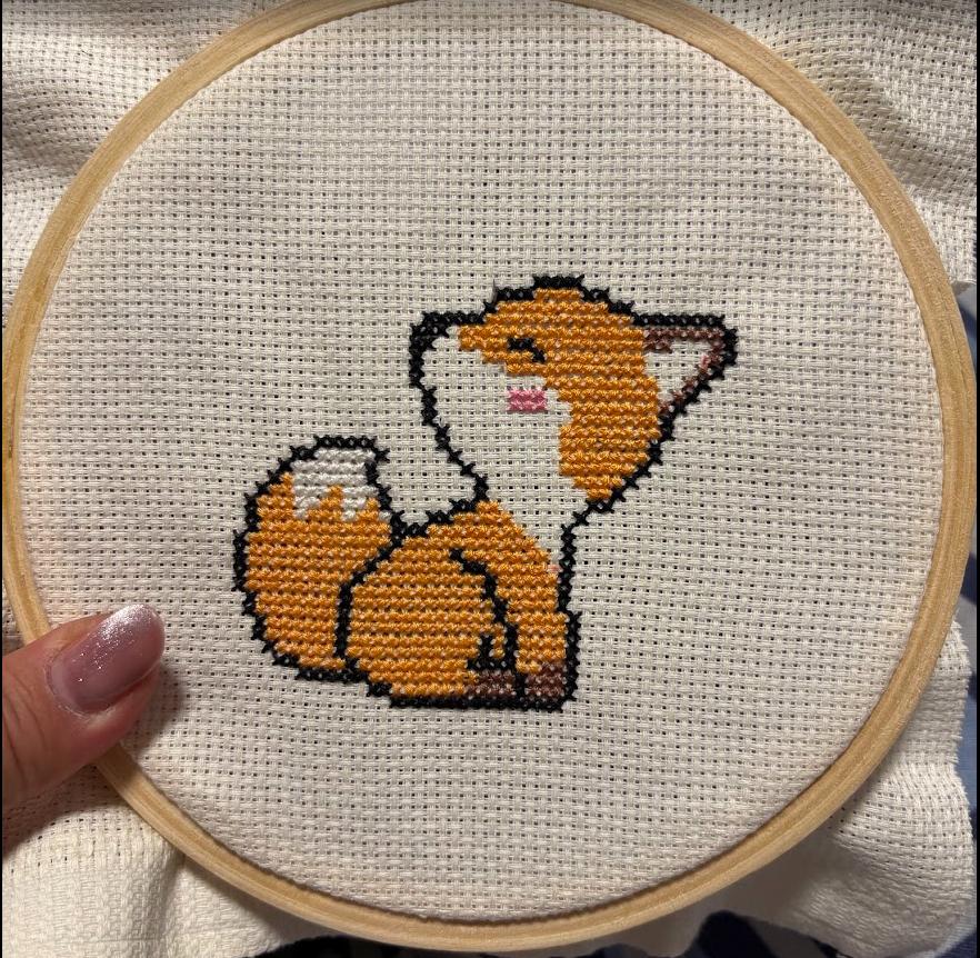 Raposinha em Ponto Cruz 🦊 | Bastidor 10cm Decorativo Artesanal