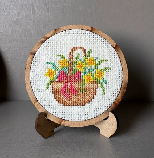 Quadro Bastidor Bordado em Ponto Cruz 10cm – Decoração Floral