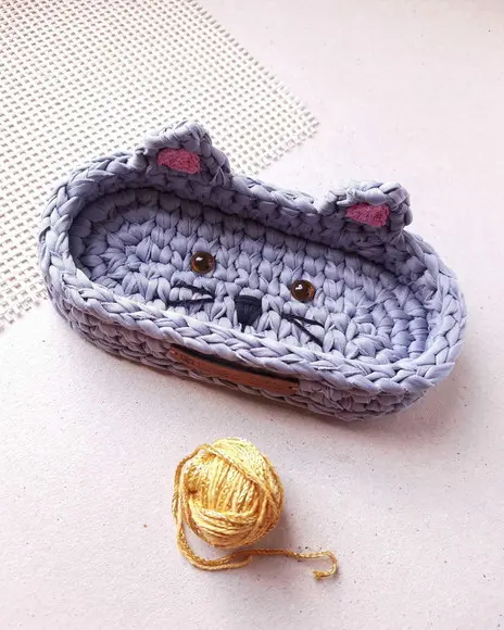 Porta-óculos Gato em crochê com fio de malha