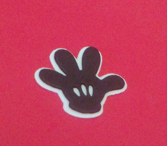 Luva do Mickey vazada em eva