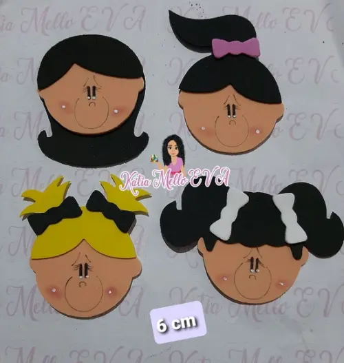 Boneca em eva