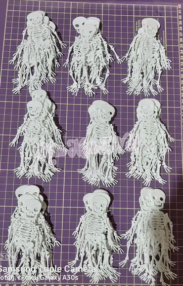 Esqueleto em eva 11 cm