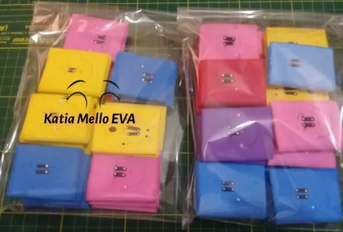 Livrinho em Eva 5,5 cm Pegue e Monte