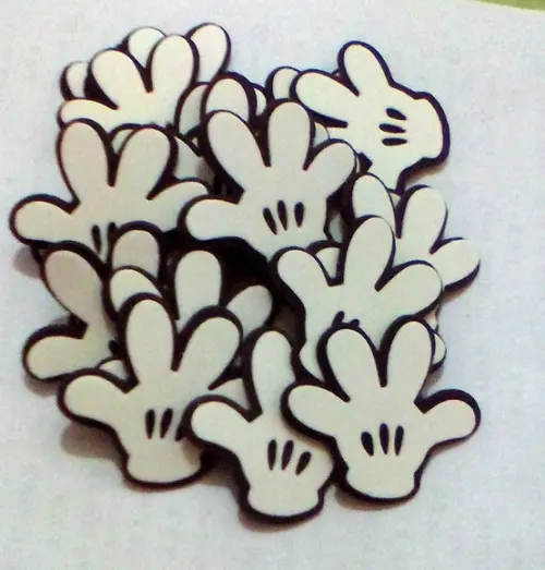 Luva do Mickey vazada em eva 5 cm