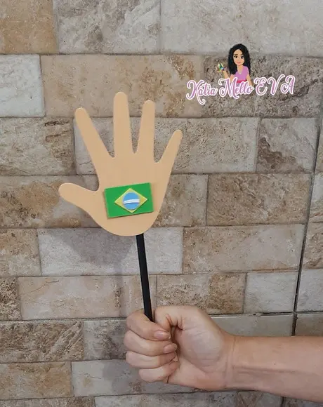 Mão Em Eva 12 Cm Dia Da Independência