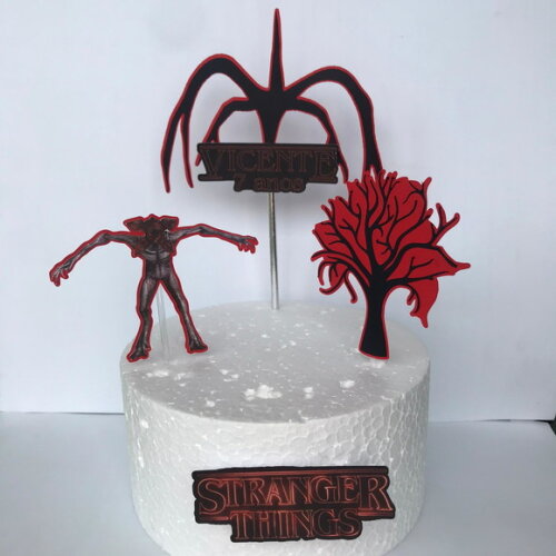 Topo de Bolo Clássico Stranger Things