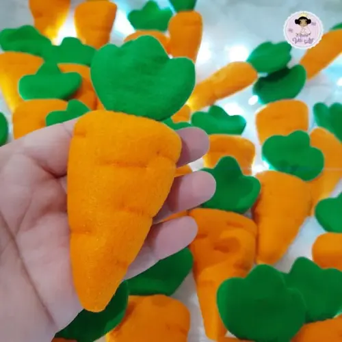 10 Cenouras em Feltro 13 cm