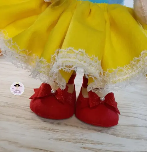 Boneca Branca de Neve em Feltro 35cm