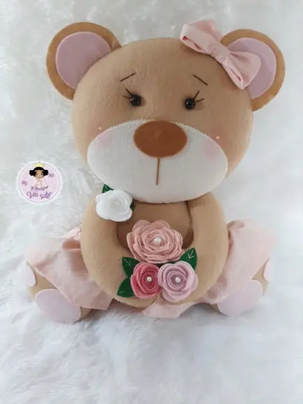 Ursinha Bebê Flores em Feltro 30cm