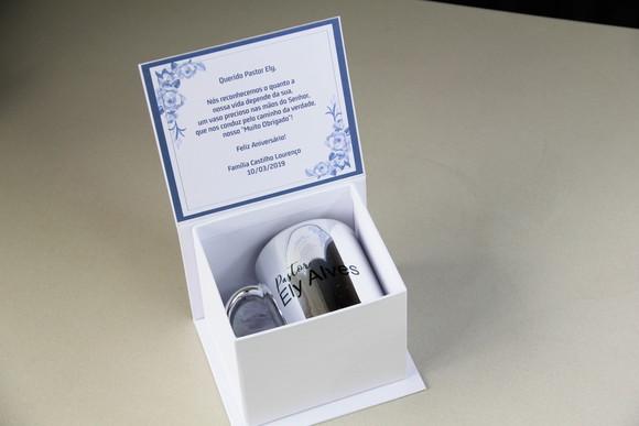 Caixa com caneca para pastor
