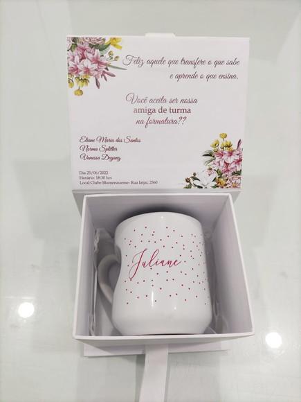 Caixa Convite Caneca com Alça de Coração