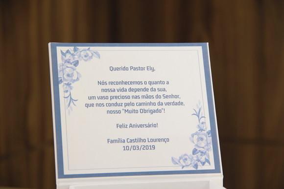 Caixa com caneca para pastor
