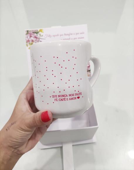 Caixa Convite Caneca com Alça de Coração