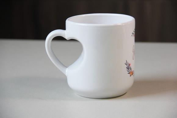Caneca com Alça de Coração