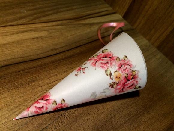 Cone para pétalas