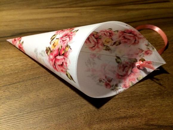 Cone para pétalas