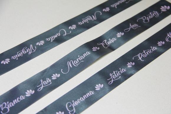Fita nomes para a barra do vestido de noiva